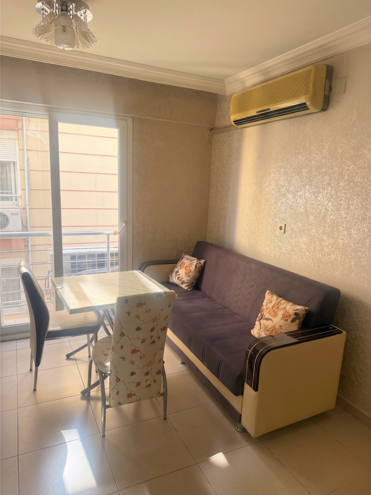 Seyithan Apartman Hatay Serinyol kiralık daire yemek masası